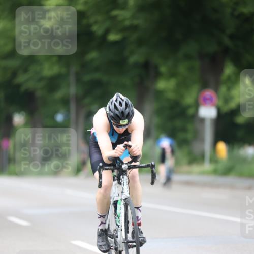 15.06.2025 - 7 Türme Triathlon Yannick Fuchs http://msf.ph/oto/7987161 15.06.2025 11:42:26 Radfahren 233, 236 meine-sportfotos.de