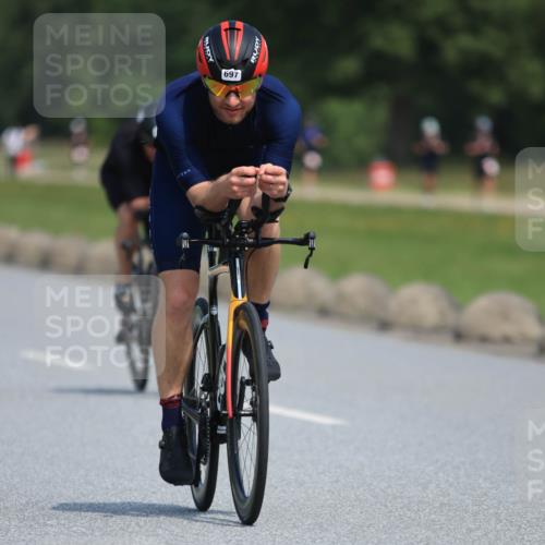 21.06.2025 - 27. Vierlanden-Triathlon H.Heesch http://msf.ph/oto/7987168 15.06.2025 11:36:37 Radfahren 23, 639, 697, 749, 851 meine-sportfotos.de