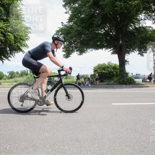 15.06.2025 - 7 Türme Triathlon Yannick Fuchs http://msf.ph/oto/7987171 15.06.2025 12:42:21 Radfahren 254, 263, 297, 337, 556, 571, 611, 645 meine-sportfotos.de