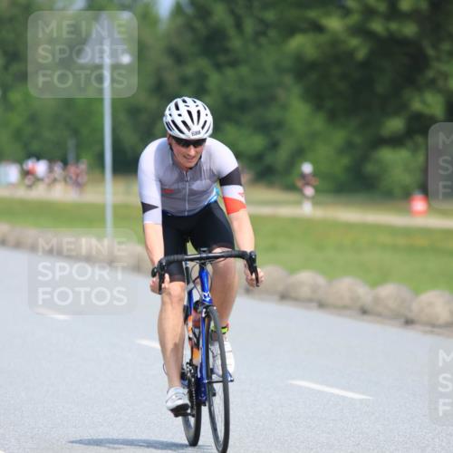 15.06.2025 - 27. Vierlanden-Triathlon H.Heesch http://msf.ph/oto/7987183 15.06.2025 11:36:46 Radfahren 123, 688, 749 meine-sportfotos.de