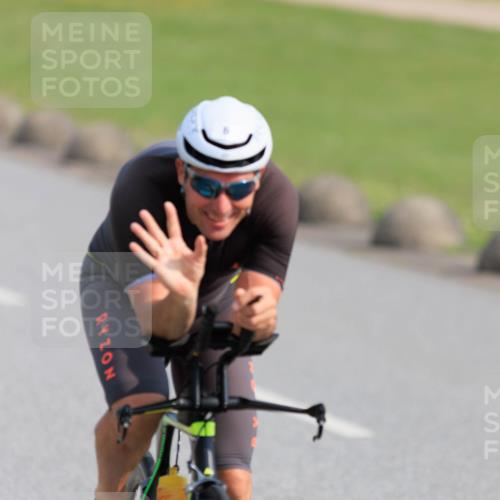 15.06.2025 - 27. Vierlanden-Triathlon H.Heesch http://msf.ph/oto/7987205 15.06.2025 09:09:49 Radfahren 6 meine-sportfotos.de
