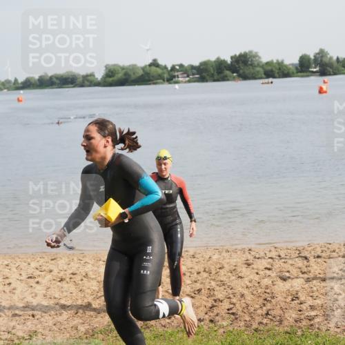 21.06.2025 - 27. Vierlanden-Triathlon MichiJ http://msf.ph/oto/7987217 15.06.2026 09:12:05 Schwimmen 201, 215, 229 meine-sportfotos.de
