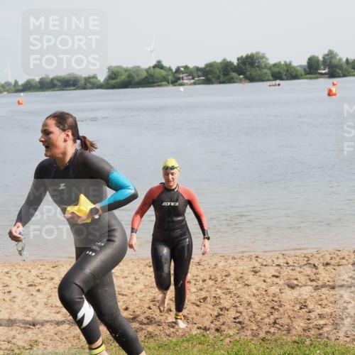 21.06.2025 - 27. Vierlanden-Triathlon MichiJ http://msf.ph/oto/7987225 15.06.2026 09:12:05 Schwimmen 201, 215, 229 meine-sportfotos.de