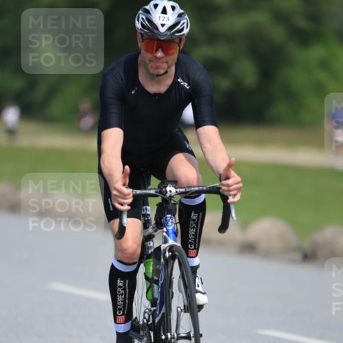 15.06.2025 - 27. Vierlanden-Triathlon H.Heesch http://msf.ph/oto/7987240 15.06.2025 11:36:52 Radfahren 123, 642 meine-sportfotos.de