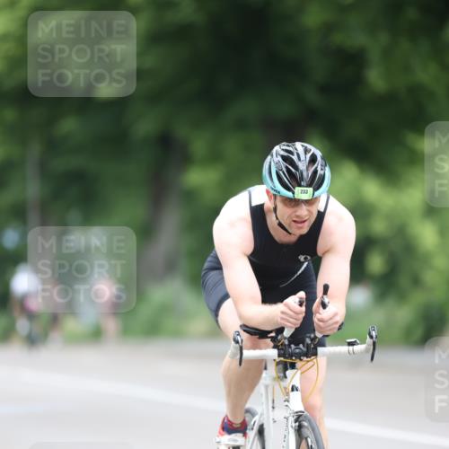 15.06.2025 - 7 Türme Triathlon Yannick Fuchs http://msf.ph/oto/7987266 15.06.2025 11:42:32 Radfahren 204, 209, 233 meine-sportfotos.de