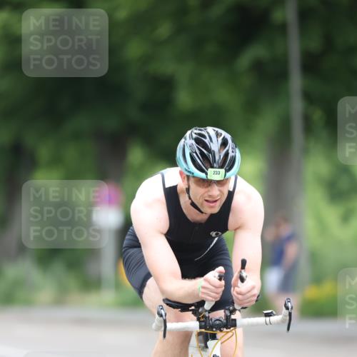 15.06.2025 - 7 Türme Triathlon Yannick Fuchs http://msf.ph/oto/7987278 15.06.2025 11:42:32 Radfahren 204, 209, 233 meine-sportfotos.de
