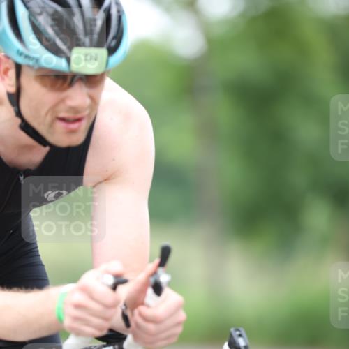 15.06.2025 - 7 Türme Triathlon Yannick Fuchs http://msf.ph/oto/7987309 15.06.2025 11:42:32 Radfahren 204, 209, 233 meine-sportfotos.de