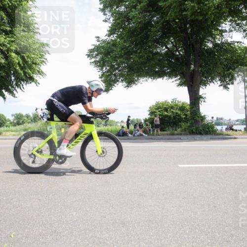 15.06.2025 - 7 Türme Triathlon Yannick Fuchs http://msf.ph/oto/7987313 15.06.2025 12:44:18 Radfahren 219 meine-sportfotos.de