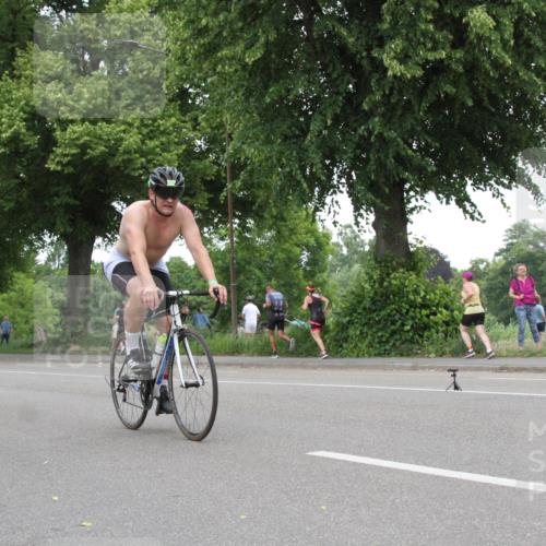15.06.2025 - 7 Türme Triathlon Yannick Fuchs http://msf.ph/oto/7987339 15.06.2025 13:56:40 Radfahren  meine-sportfotos.de