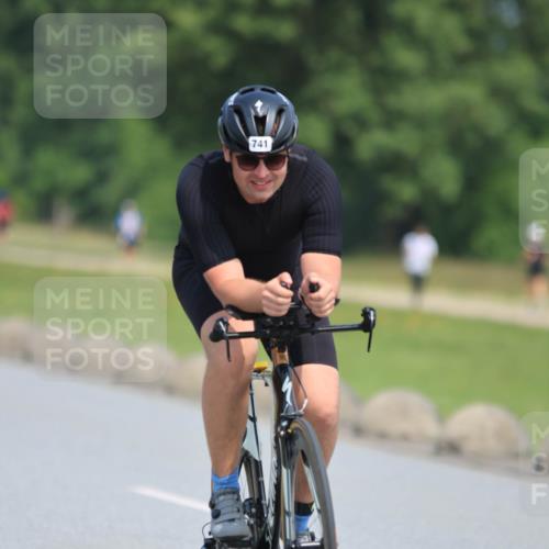 15.06.2025 - 27. Vierlanden-Triathlon H.Heesch http://msf.ph/oto/7987352 15.06.2025 11:37:20 Radfahren 741 meine-sportfotos.de