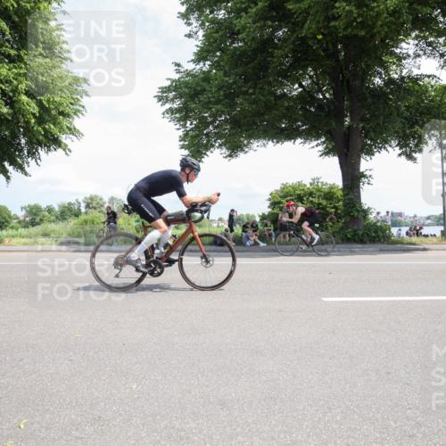 15.06.2025 - 7 Türme Triathlon Yannick Fuchs http://msf.ph/oto/7987371 15.06.2025 12:45:34 Radfahren 363, 439, 551, 657 meine-sportfotos.de
