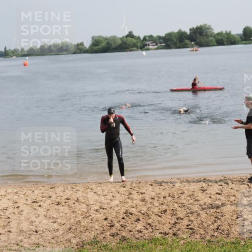 21.06.2025 - 27. Vierlanden-Triathlon MichiJ http://msf.ph/oto/7987405 15.06.2026 09:13:30 Schwimmen 237 meine-sportfotos.de