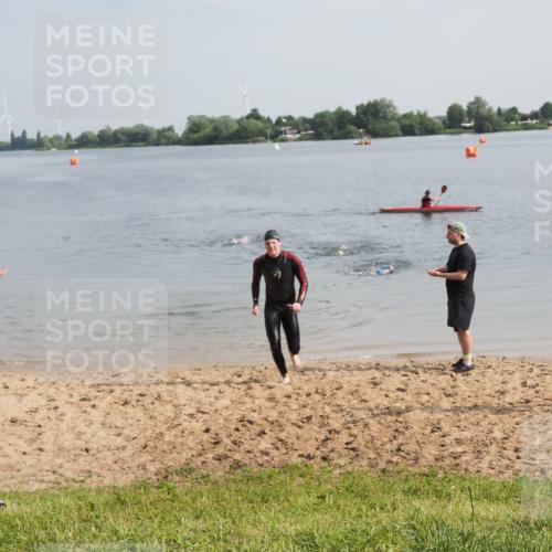 21.06.2025 - 27. Vierlanden-Triathlon MichiJ http://msf.ph/oto/7987422 15.06.2026 09:13:32 Schwimmen 237 meine-sportfotos.de