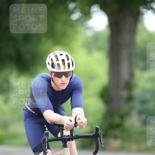 15.06.2025 - 7 Türme Triathlon Yannick Fuchs http://msf.ph/oto/7987435 15.06.2025 11:42:38 Radfahren 204, 209, 278 meine-sportfotos.de