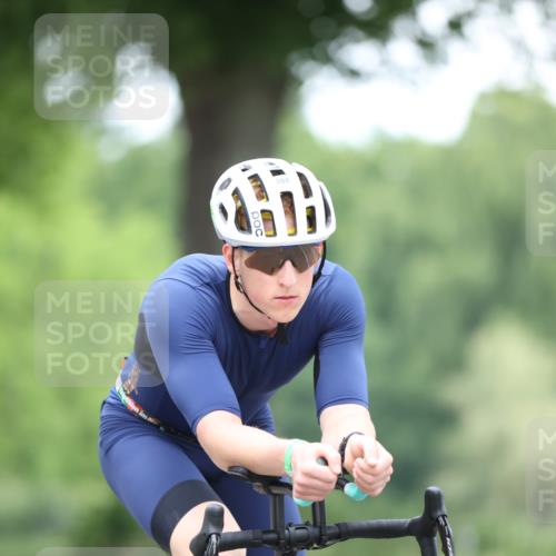 15.06.2025 - 7 Türme Triathlon Yannick Fuchs http://msf.ph/oto/7987442 15.06.2025 11:42:38 Radfahren 204, 209, 278 meine-sportfotos.de