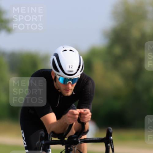 15.06.2025 - 27. Vierlanden-Triathlon H.Heesch http://msf.ph/oto/7987458 15.06.2025 09:13:31 Radfahren 12, 36 meine-sportfotos.de