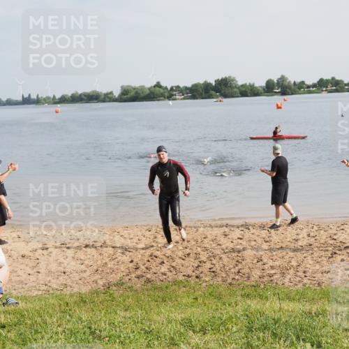 21.06.2025 - 27. Vierlanden-Triathlon MichiJ http://msf.ph/oto/7987462 15.06.2026 09:13:32 Schwimmen 237 meine-sportfotos.de