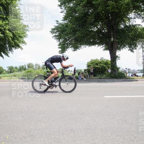 15.06.2025 - 7 Türme Triathlon Yannick Fuchs http://msf.ph/oto/7987467 15.06.2025 12:46:41 Radfahren 240, 543 meine-sportfotos.de