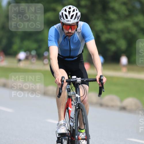 15.06.2025 - 27. Vierlanden-Triathlon H.Heesch http://msf.ph/oto/7987474 15.06.2025 11:37:45 Radfahren 683, 691, 759, 900 meine-sportfotos.de