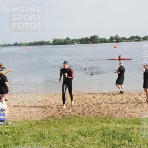 21.06.2025 - 27. Vierlanden-Triathlon MichiJ http://msf.ph/oto/7987483 15.06.2026 09:13:33 Schwimmen 237 meine-sportfotos.de