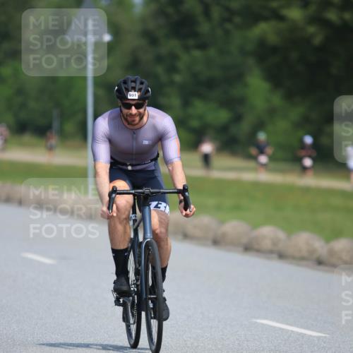 15.06.2025 - 27. Vierlanden-Triathlon H.Heesch http://msf.ph/oto/7987486 15.06.2025 11:37:48 Radfahren 683, 691, 759, 854, 900 meine-sportfotos.de