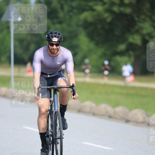 15.06.2025 - 27. Vierlanden-Triathlon H.Heesch http://msf.ph/oto/7987500 15.06.2025 11:37:49 Radfahren 691, 759, 854, 900 meine-sportfotos.de