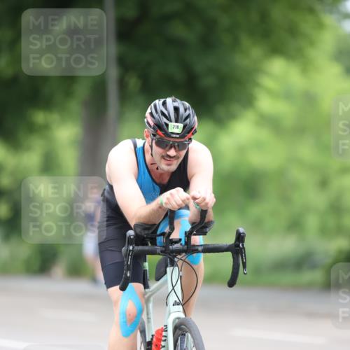 15.06.2025 - 7 Türme Triathlon Yannick Fuchs http://msf.ph/oto/7987504 15.06.2025 11:42:40 Radfahren 204, 209, 278, 341 meine-sportfotos.de