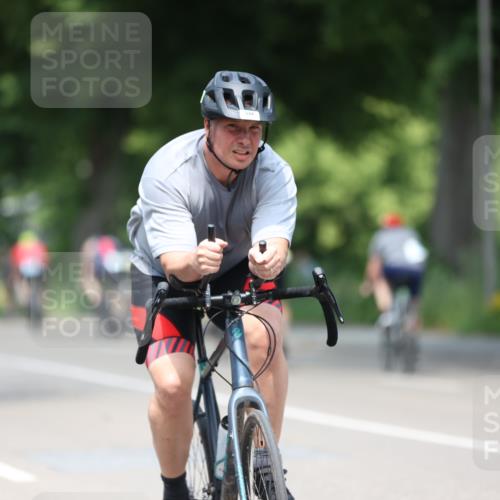 15.06.2025 - 7 Türme Triathlon Yannick Fuchs http://msf.ph/oto/7987536 15.06.2025 12:58:46 Radfahren 402, 527, 531, 665, 680, 681, 701, 707, 719, 740, 1182 meine-sportfotos.de