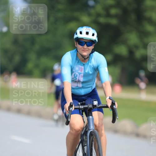15.06.2025 - 27. Vierlanden-Triathlon H.Heesch http://msf.ph/oto/7987539 15.06.2025 11:38:00 Radfahren 215, 981 meine-sportfotos.de