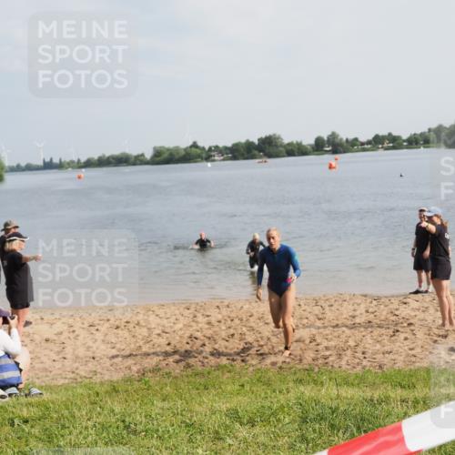 21.06.2025 - 27. Vierlanden-Triathlon MichiJ http://msf.ph/oto/7987595 15.06.2026 09:13:48 Schwimmen 203, 228 meine-sportfotos.de