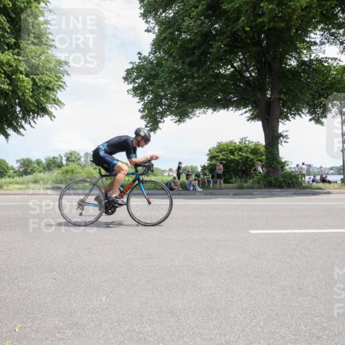 15.06.2025 - 7 Türme Triathlon Yannick Fuchs http://msf.ph/oto/7987615 15.06.2025 12:47:28 Radfahren 202, 633 meine-sportfotos.de
