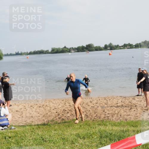 21.06.2025 - 27. Vierlanden-Triathlon MichiJ http://msf.ph/oto/7987627 15.06.2026 09:13:49 Schwimmen 203, 228 meine-sportfotos.de