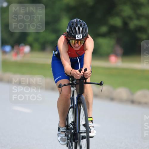 21.06.2025 - 27. Vierlanden-Triathlon H.Heesch http://msf.ph/oto/7987631 15.06.2025 11:38:23 Radfahren 226, 246, 677, 761 meine-sportfotos.de