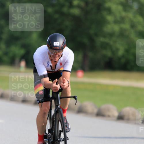 15.06.2025 - 27. Vierlanden-Triathlon H.Heesch http://msf.ph/oto/7987653 15.06.2025 09:14:55 Radfahren 73, 212, 216, 231 meine-sportfotos.de