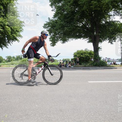 15.06.2025 - 7 Türme Triathlon Yannick Fuchs http://msf.ph/oto/7987686 15.06.2025 12:48:13 Radfahren 240, 490, 497, 498, 543, 655 meine-sportfotos.de