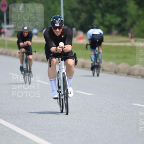 21.06.2025 - 27. Vierlanden-Triathlon H.Heesch http://msf.ph/oto/7987712 15.06.2025 11:38:42 Radfahren 636, 668, 793, 837 meine-sportfotos.de