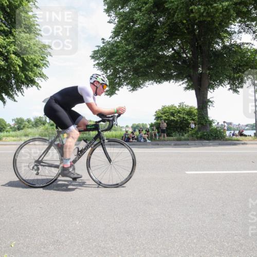 15.06.2025 - 7 Türme Triathlon Yannick Fuchs http://msf.ph/oto/7987744 15.06.2025 12:48:54 Radfahren 256, 445, 446, 540, 633 meine-sportfotos.de