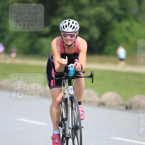 15.06.2025 - 27. Vierlanden-Triathlon H.Heesch http://msf.ph/oto/7987771 15.06.2025 11:39:01 Radfahren 227, 643, 732, 733 meine-sportfotos.de