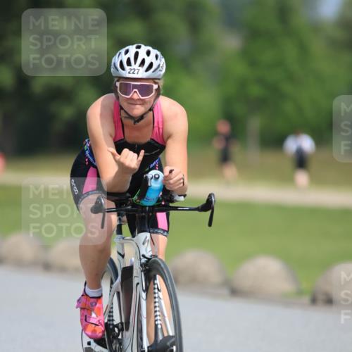 15.06.2025 - 27. Vierlanden-Triathlon H.Heesch http://msf.ph/oto/7987791 15.06.2025 11:39:01 Radfahren 227, 643, 732, 733 meine-sportfotos.de