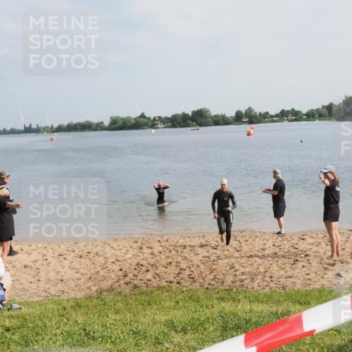 21.06.2025 - 27. Vierlanden-Triathlon MichiJ http://msf.ph/oto/7987792 15.06.2026 09:13:53 Schwimmen 203, 228 meine-sportfotos.de