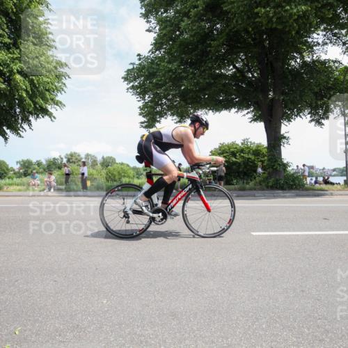 15.06.2025 - 7 Türme Triathlon Yannick Fuchs http://msf.ph/oto/7987818 15.06.2025 12:49:35 Radfahren 261, 366, 462, 638, 671 meine-sportfotos.de