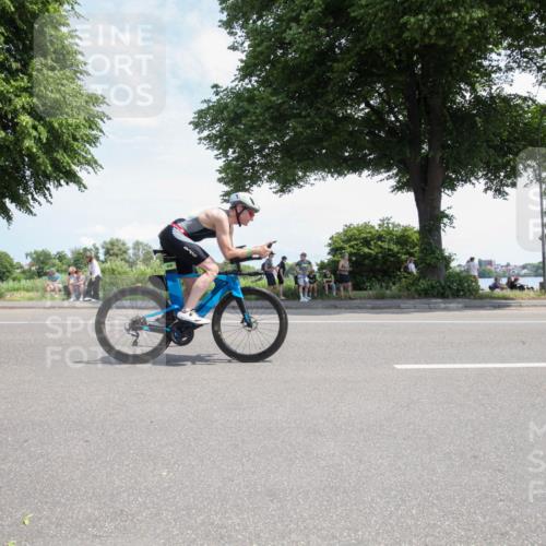 15.06.2025 - 7 Türme Triathlon Yannick Fuchs http://msf.ph/oto/7987842 15.06.2025 12:49:41 Radfahren 260, 261, 462, 511 meine-sportfotos.de