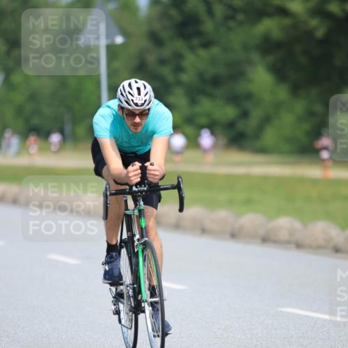 15.06.2025 - 27. Vierlanden-Triathlon H.Heesch http://msf.ph/oto/7987860 15.06.2025 11:39:05 Radfahren 227, 643, 732, 733 meine-sportfotos.de