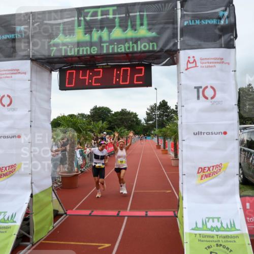 15.06.2025 - 7 Türme Triathlon Michael Strokosch http://msf.ph/oto/7987875 15.06.2025 14:21:02 Ziel 810, 811, 954 meine-sportfotos.de