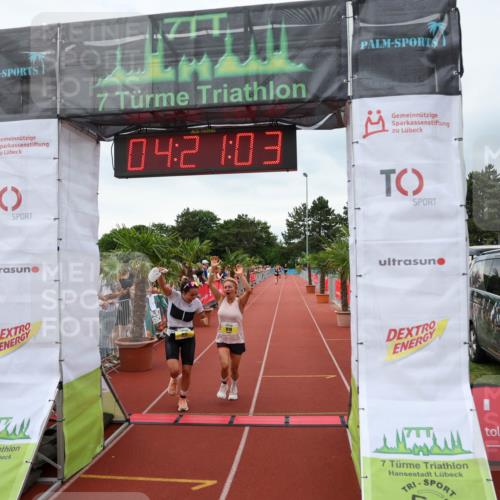 15.06.2025 - 7 Türme Triathlon Michael Strokosch http://msf.ph/oto/7987885 15.06.2025 14:21:02 Ziel 810, 811, 954 meine-sportfotos.de