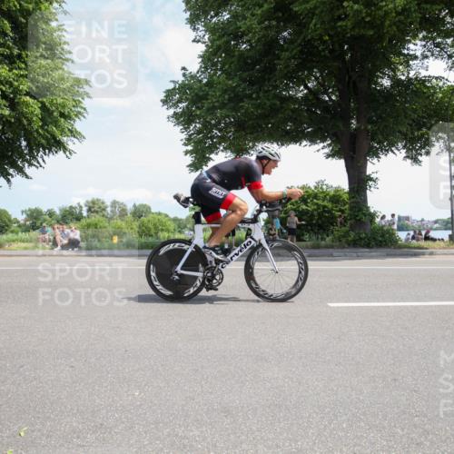 15.06.2025 - 7 Türme Triathlon Yannick Fuchs http://msf.ph/oto/7987915 15.06.2025 12:50:10 Radfahren 301, 371, 679 meine-sportfotos.de