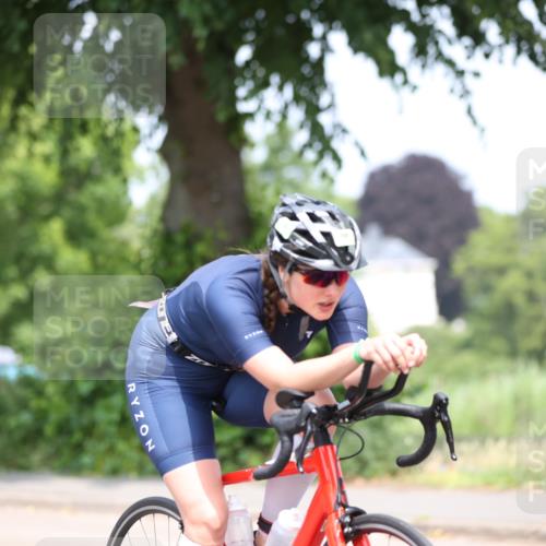 15.06.2025 - 7 Türme Triathlon Yannick Fuchs http://msf.ph/oto/7987919 15.06.2025 12:59:20 Radfahren 237, 298, 467, 515, 745, 763, 1075 meine-sportfotos.de