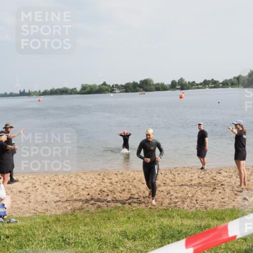 21.06.2025 - 27. Vierlanden-Triathlon MichiJ http://msf.ph/oto/7987945 15.06.2026 09:13:55 Schwimmen 198, 203, 228 meine-sportfotos.de