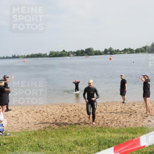 21.06.2025 - 27. Vierlanden-Triathlon MichiJ http://msf.ph/oto/7987956 15.06.2026 09:13:55 Schwimmen 198, 203, 228 meine-sportfotos.de