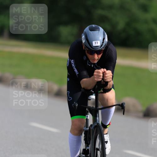 15.06.2025 - 27. Vierlanden-Triathlon H.Heesch http://msf.ph/oto/7987958 15.06.2025 09:19:22 Radfahren 12, 77, 132, 135 meine-sportfotos.de